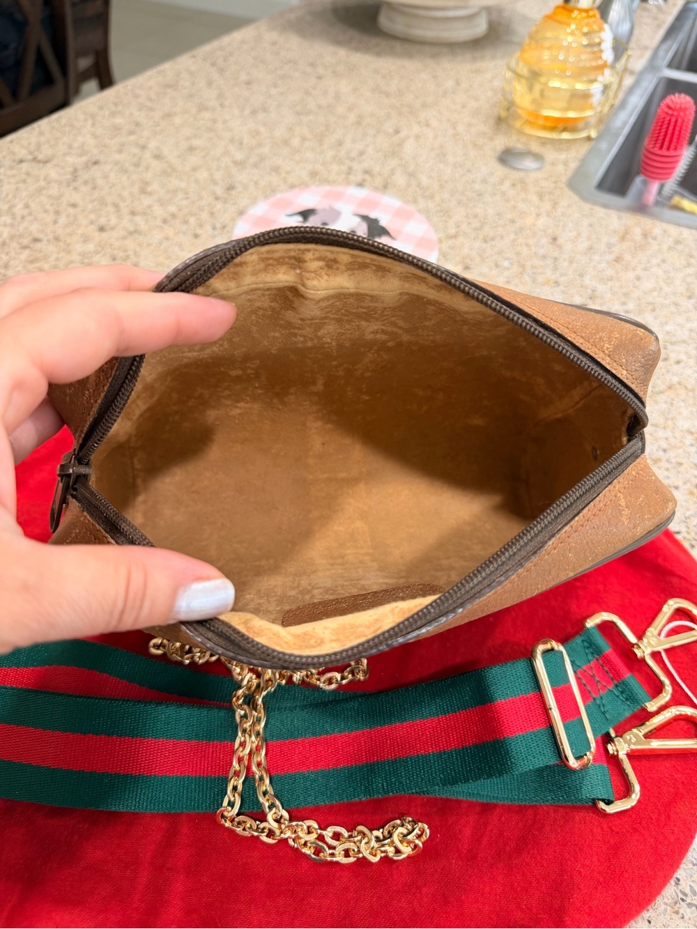 🔥🔥 VINTAGE GUCCI LEATHER GG SHERRY LINECROSSBODY/ POUCH/ CLUTCH 🔥🔥 - Picture 10 of 14